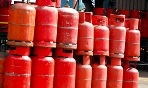 কমে আসছে এলপি গ্যাসের দাম: নতুন সুখবর দিল সরকার