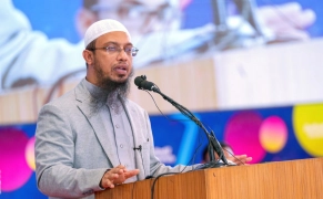 রোজা রেখে পায়খানার রাস্তার লোম কাটা জায়েজ কিনা