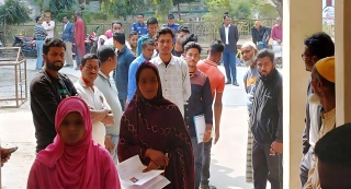 জাতীয় সংগীত লিখতে ব্যর্থ; সব চাকরিপ্রার্থী বাদ