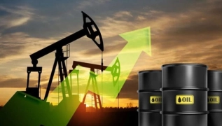 মধ্যপ্রাচ্যে উত্তেজনায়: একদিনেই জ্বালানি তেলের দাম বাড়ল ১০ শতাংশ