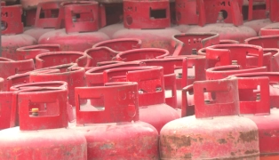 এলপিজি গ্যাসের দাম নিয়ে নতুন ঘোষণা