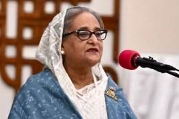 শেখ হাসিনার মৃত্যুদণ্ডকে ‘অবৈধ’ দাবি করে চ্যালেঞ্জ