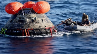 মহাকাশ থেকে যেভাবে ভয়ংকর পথ পাড়ি দিয়ে পৃথিবীতে ফিরলেন ৪ নভোচারী