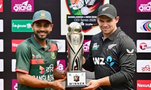 টস হারল বাংলাদেশ; দেখুন একাদশ