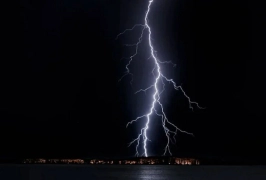 একদিনে বজ্রপাতে ঝরল ১২ প্রাণ