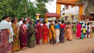 ভারতের বিধানসভা নির্বাচনের প্রথম দফায় রেকর্ড ভোট: লড়াইয়ে কে এগিয়ে