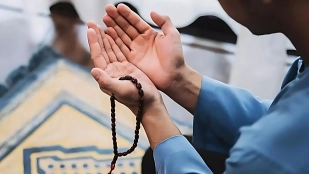 শুক্রবার যে দোয়া করলে মাফ হয় ৮০ বছরের গুনাহ
