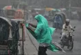 বিভিন্ন জেলায় ভারী বৃষ্টি, কতদিন থাকতে পারে এই অবস্থা