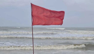 সাগরে লঘুচাপ, ৪ সমুদ্রবন্দরে ৩ নম্বর সতর্কতা সংকেত